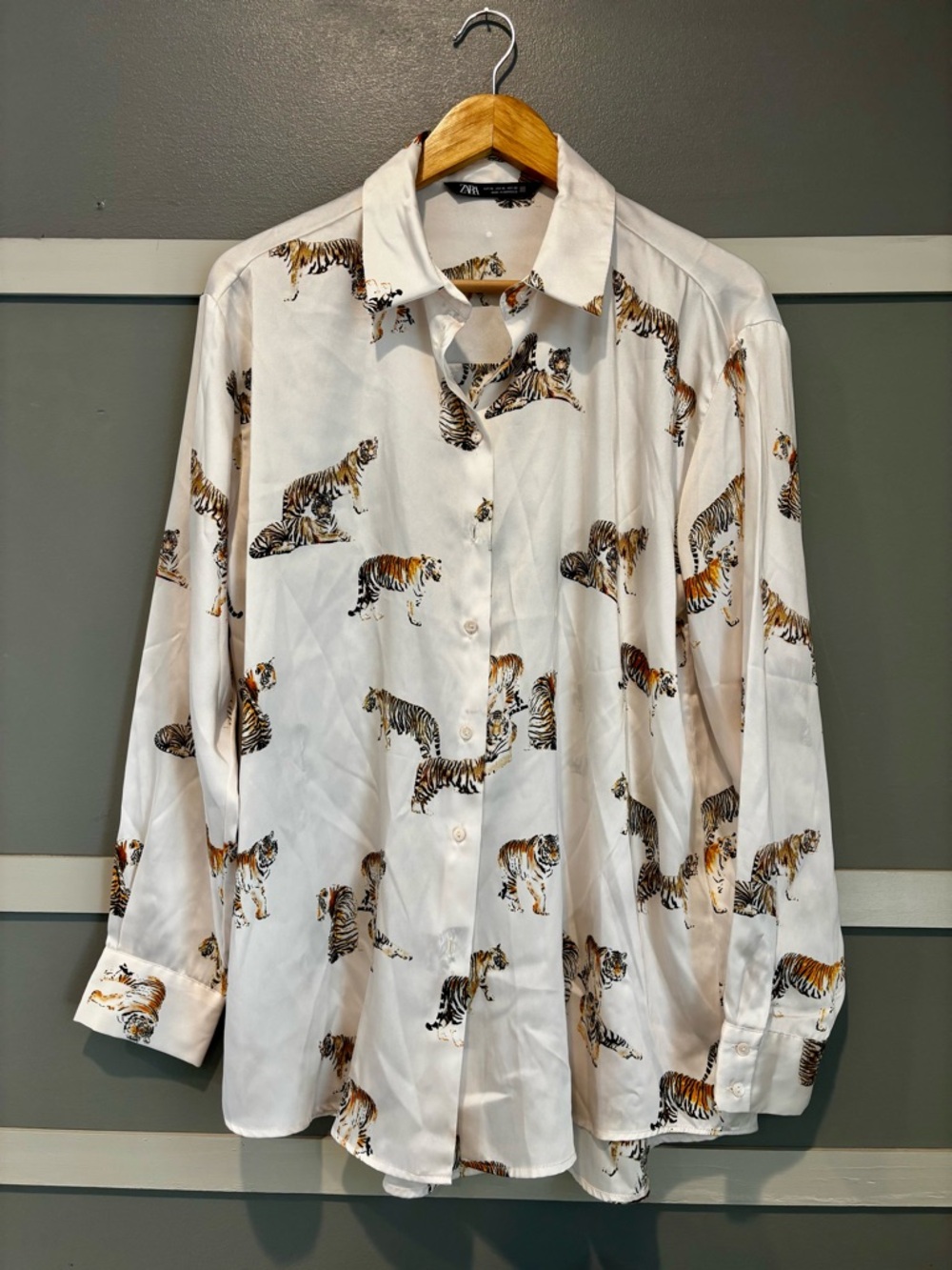 Zara White Tiger-Print Button Down Shirt
